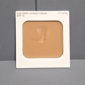 CLINIQUE FACE MAKEUP